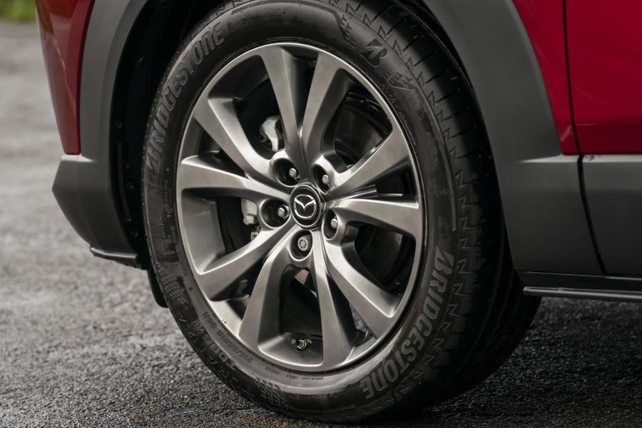Колеса Mazda CX-30 Skyactiv-X 2019 года  (UK) (фото 4 из 82)